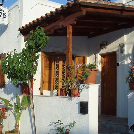Pantazis Studios Aegina Luaran gambar