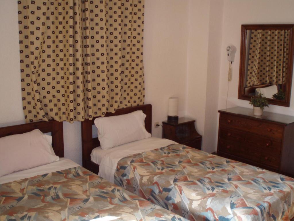 Pantazis Studios Aegina Bilik gambar