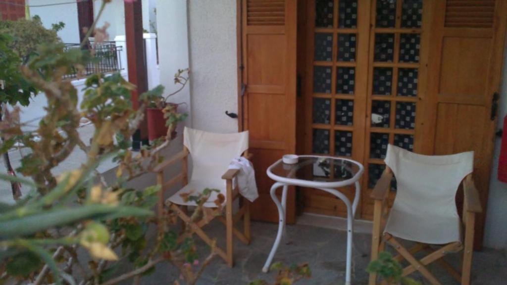 Pantazis Studios Aegina Bilik gambar