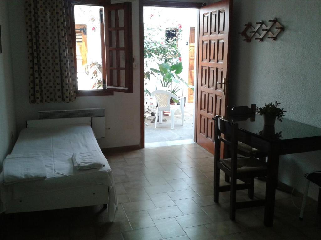 Pantazis Studios Aegina Bilik gambar